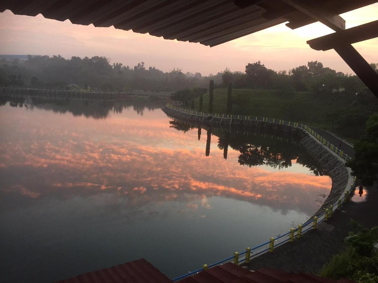 Omah Kenangan At Seven Trumpets Resort Maguwo Luaran gambar
