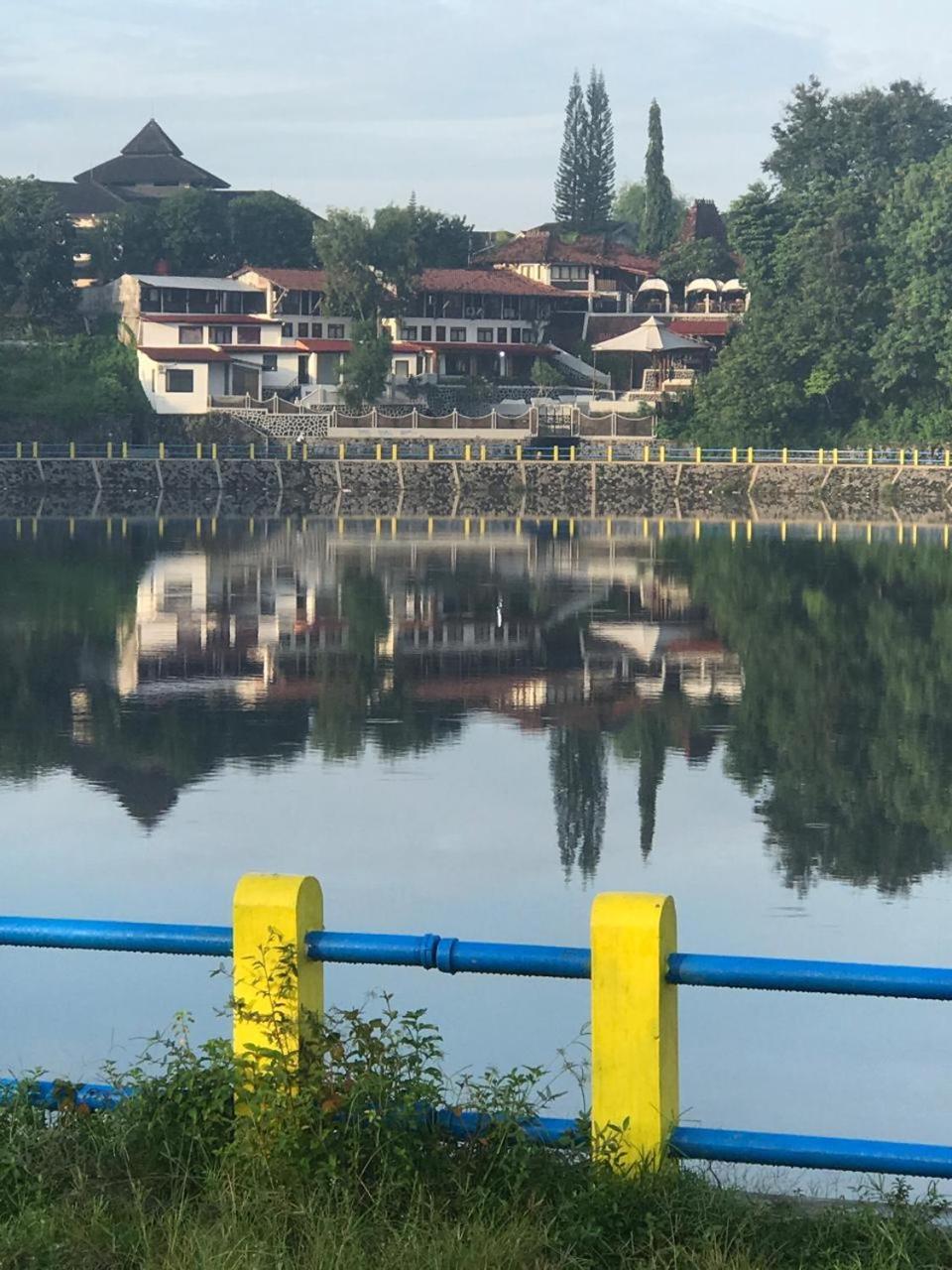 Omah Kenangan At Seven Trumpets Resort Maguwo Luaran gambar