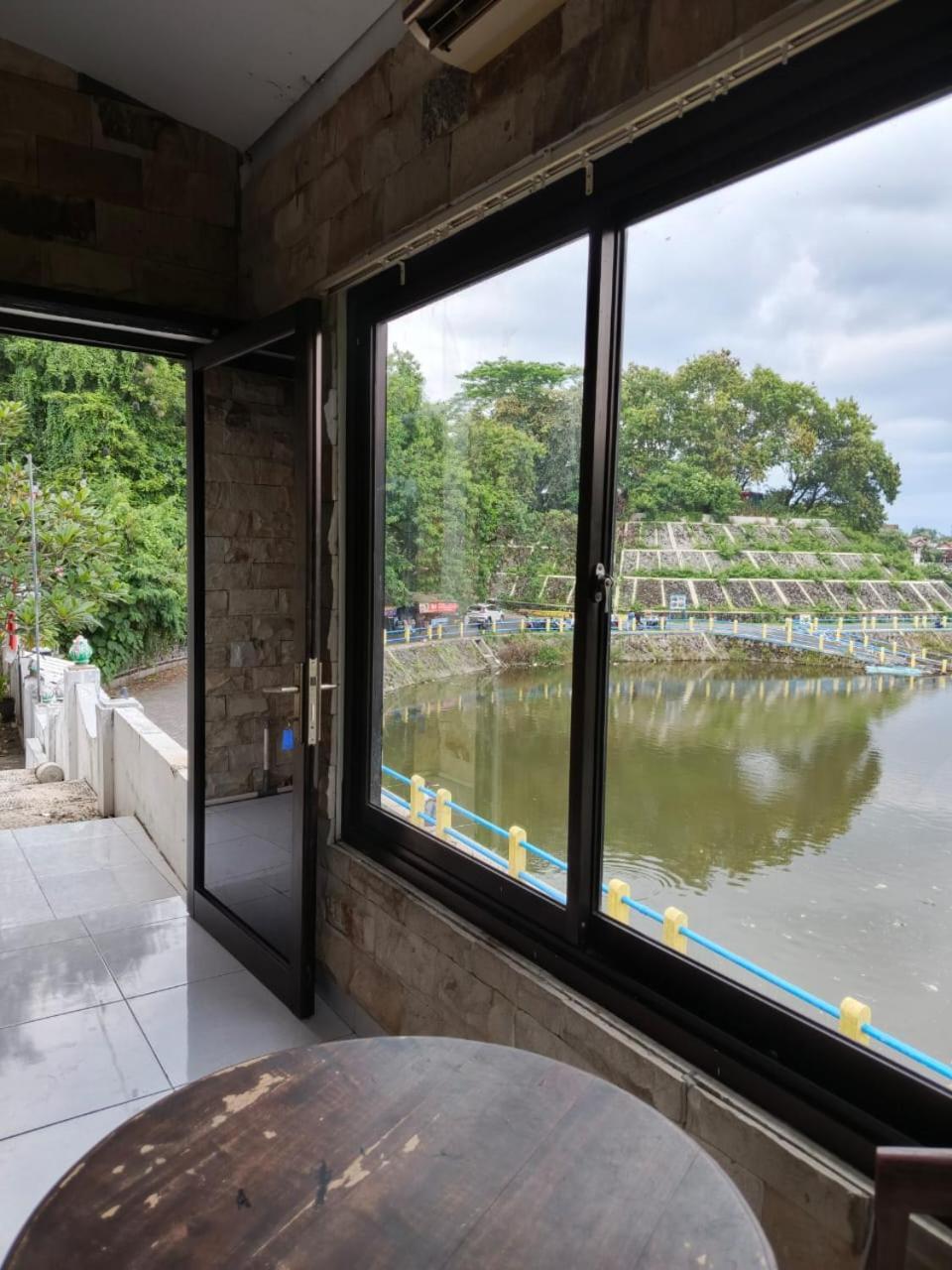 Omah Kenangan At Seven Trumpets Resort Maguwo Luaran gambar